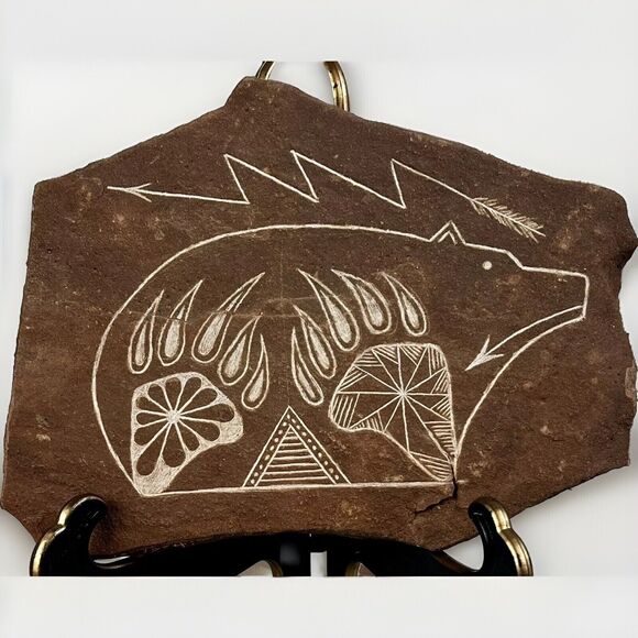 Keeyahzi Signed Native American Etched / 7.25 x 6” Carved Slate Bear/ Claws 2013 - Picture 1 of 6
